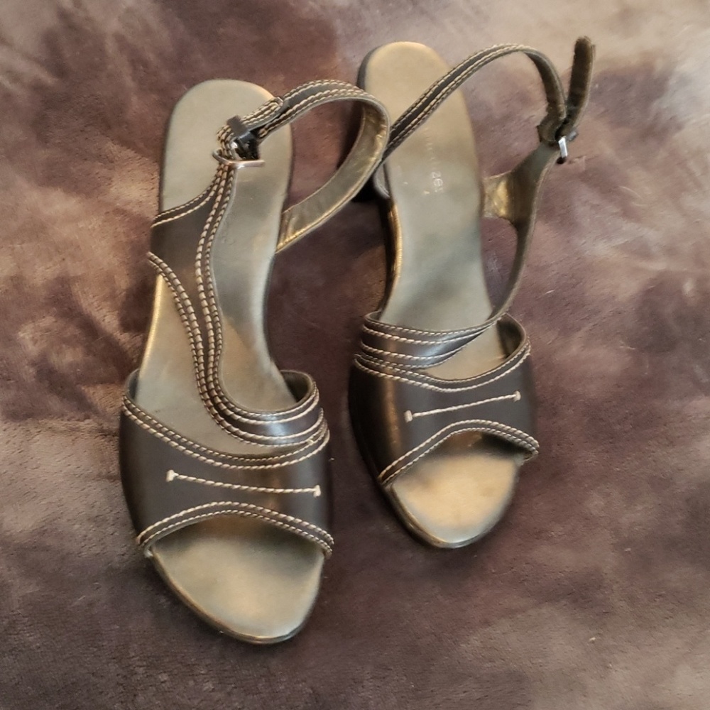 Naturalizer sandals 7.5